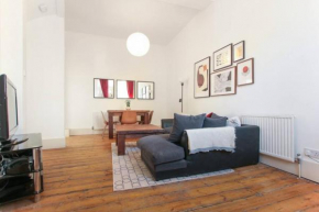 Bright & Spacious 1BR Duplex, Islington, Angel